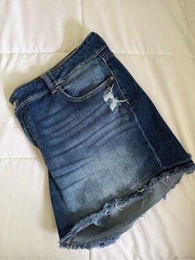 KanCan Blue Distressed Denim Shorts Stretchy Flattering
